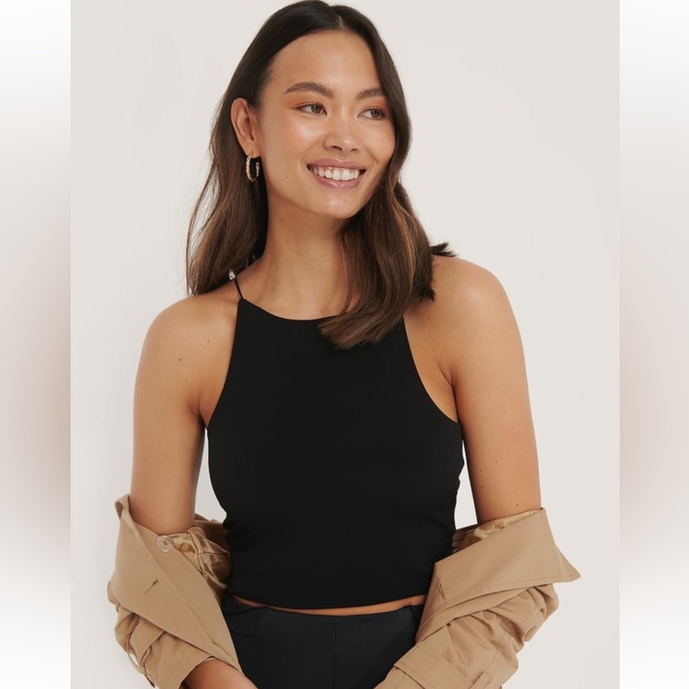 Black Sleeveless thin strap crop Top